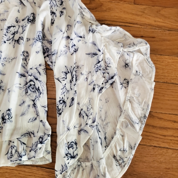 American Eagle Outfitters On or Off Shoulders Blouse - Picture 6 of 11